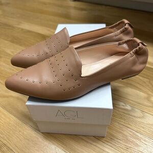 AGL caramel studded flats size 8 (38.5)